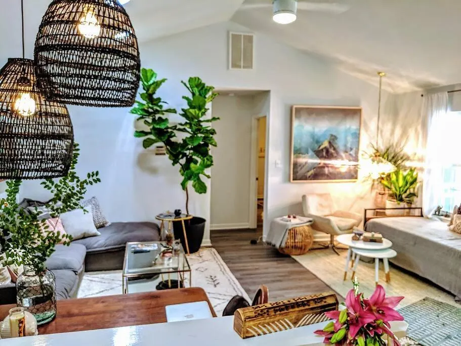 Rare Downtown Matthews Walk 2 Shops Restauraunts Hike Clt 2 Bedroom Not 3Br Charlotte Casa de Férias